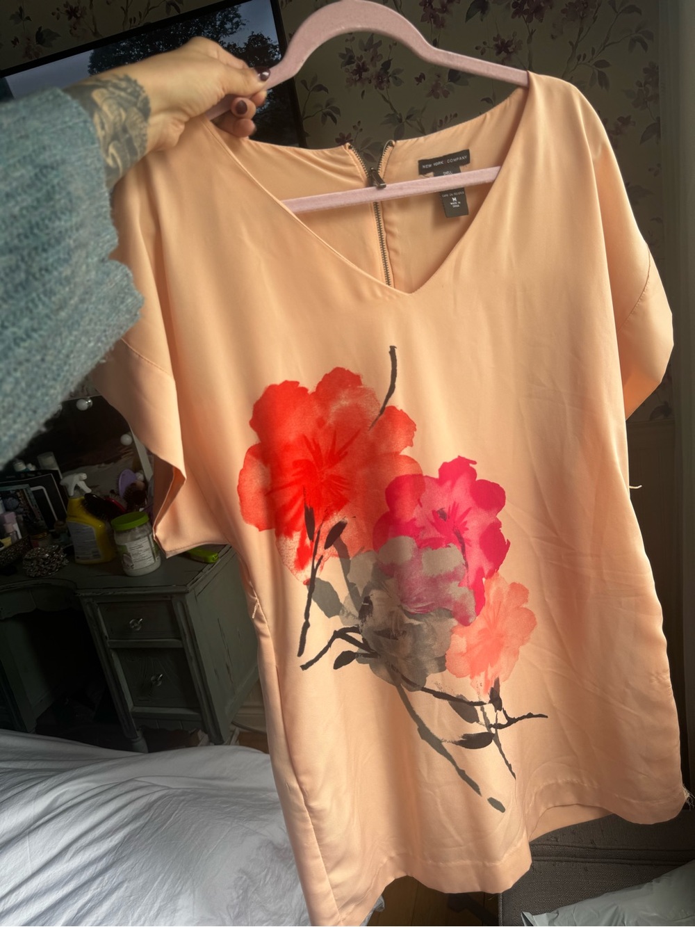 New York & Company Peach Floral V-Neck Tunic with Coral and Pink Blooms